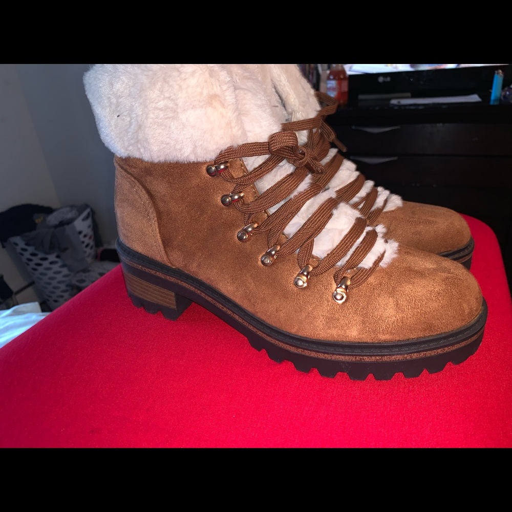 Combat boots